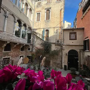 https://corte-del-doge-di-rialto.hotelinveneto.com